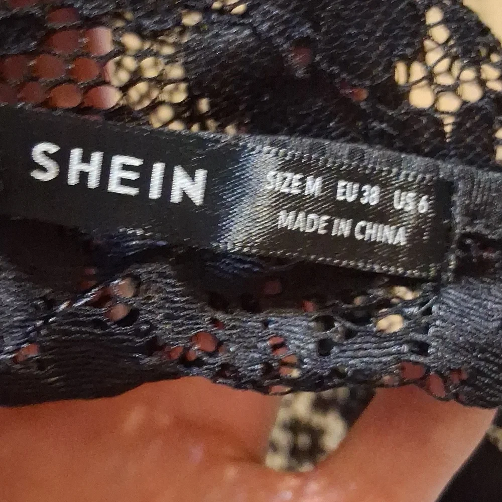 SHEIN Black Lace Trim Crop Top - Picture 4 of 4